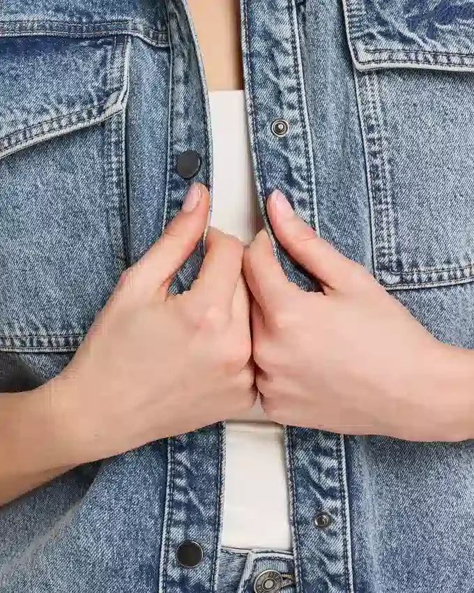 Chemise en denim à manches courtes pour femme Chemise en denim à manches courtes pour femme