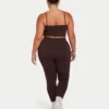 Crop top incontournable pour femme – marron ardoise Crop top incontournable pour femme – marron ardoise