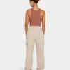 Crop top Racer Base pour femme – marron gland Crop top Racer Base pour femme – marron gland
