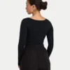 Haut à manches longues polyvalent pour femme – noir Haut à manches longues polyvalent pour femme – noir