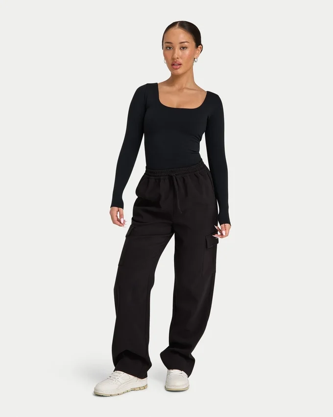 Haut à manches longues polyvalent pour femme – noir Haut à manches longues polyvalent pour femme – noir