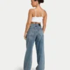 Jean en denim à jambes larges pour femme – délavage moyen Jean en denim à jambes larges pour femme – délavage moyen