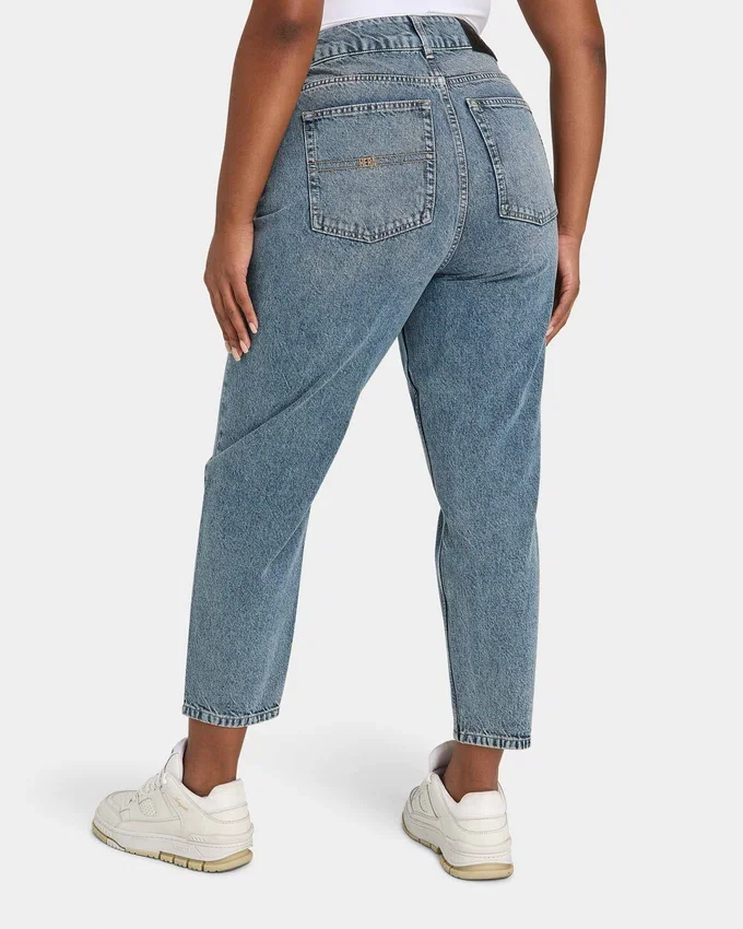 Jean « mom » pour femme – délavage moyen Jean « mom » pour femme – délavage moyen