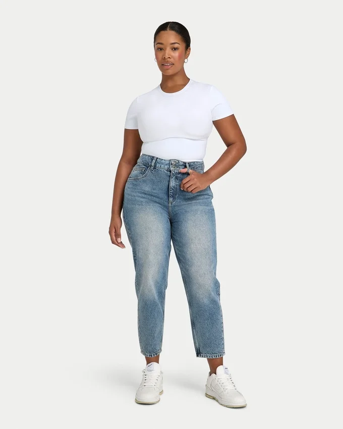 Jean « mom » pour femme – délavage moyen Jean « mom » pour femme – délavage moyen