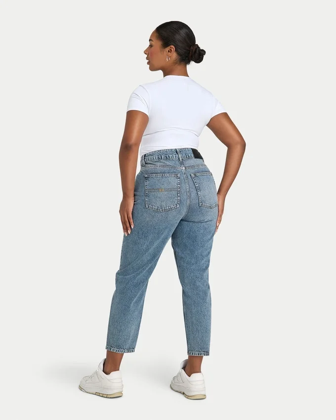 Jean « mom » pour femme – délavage moyen Jean « mom » pour femme – délavage moyen