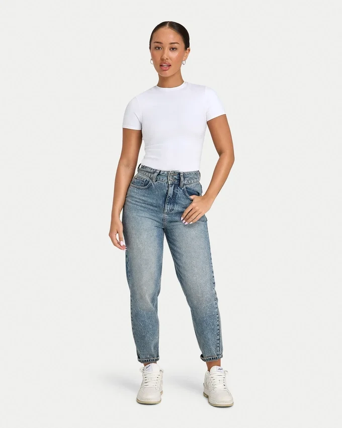 Jean « mom » pour femme – délavage moyen Jean « mom » pour femme – délavage moyen