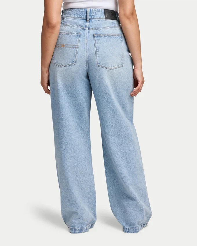 Jeans larges pour femmes – bleu clair Jeans larges pour femmes – bleu clair