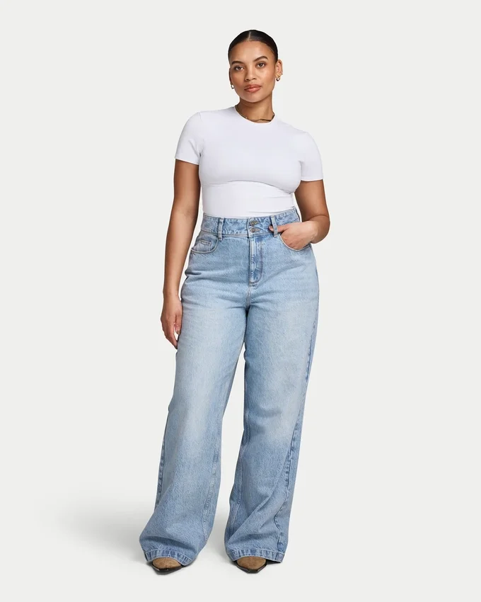 Jeans larges pour femmes – bleu clair Jeans larges pour femmes – bleu clair