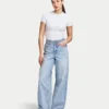 Jeans larges pour femmes – bleu clair Jeans larges pour femmes – bleu clair