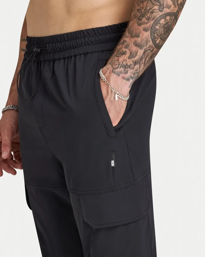 Pantalon cargo technique fuselé pour homme Pantalon cargo technique fuselé pour homme