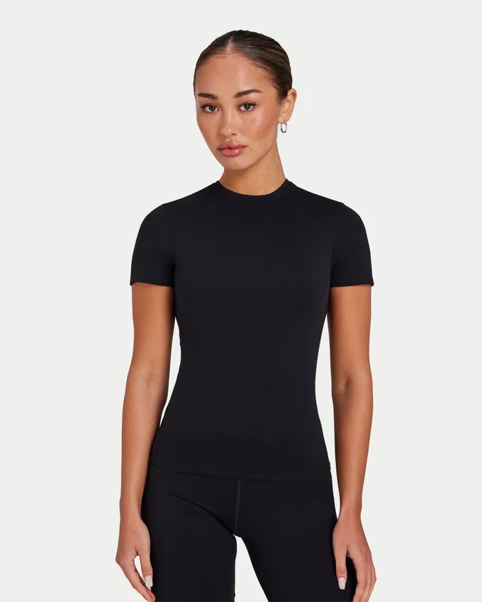 T-shirt incontournable pour femme – noir T-shirt incontournable pour femme – noir